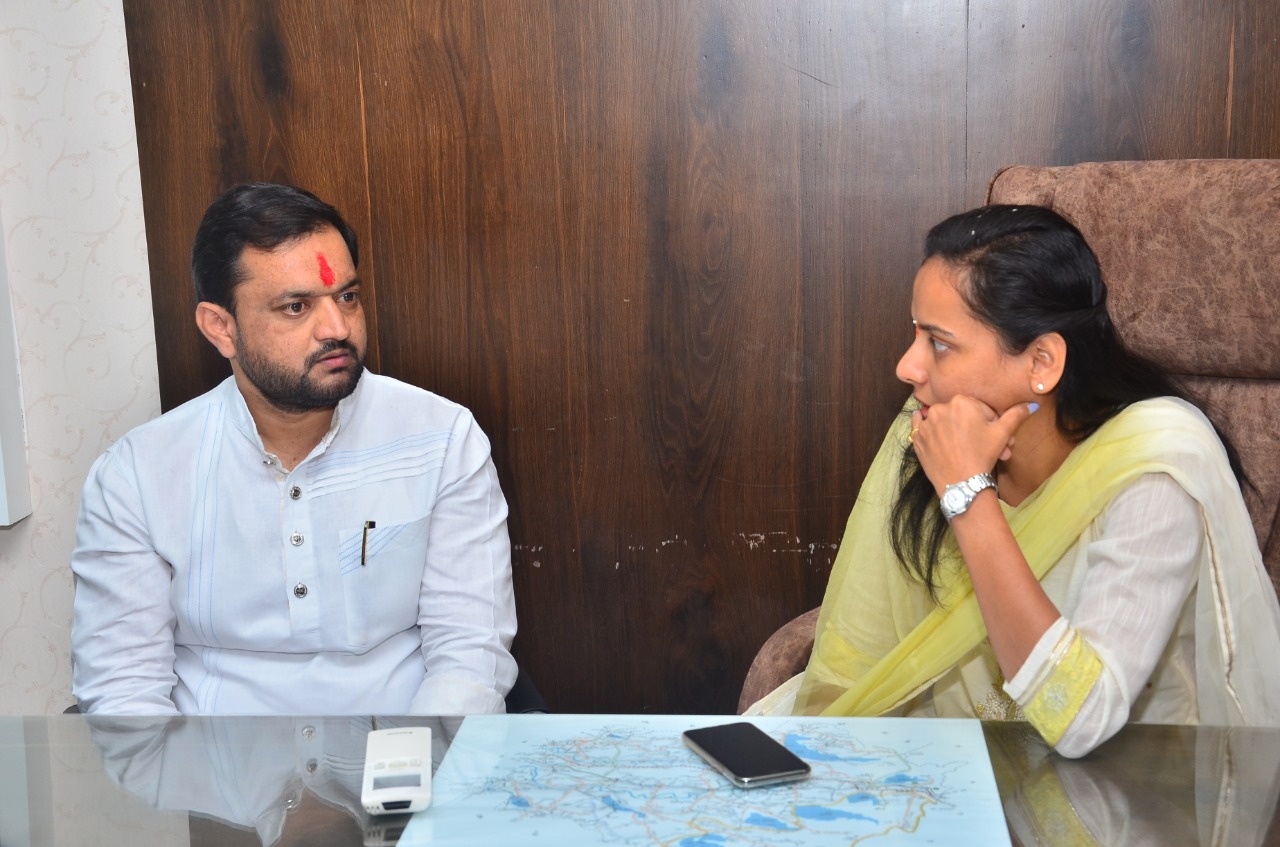 आमदार सुनील शेळकेंच्या जनसंपर्क कार्यालयास राज्यमंत्री आदिती तटकरेंची सदिच्छा भेट; मावळ तालुक्याच्या पर्यटनाला चालना देण्याची ग्वाही