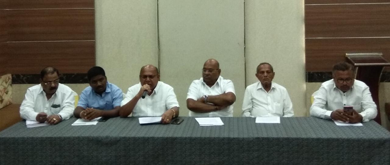 अण्णासाहेब मगर सहकारी बँकेत अनियमितता व गैरव्यवहार; बँकेला वाचवण्यासाठी सभासदांकडून कृती समितीची स्थापना