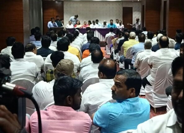 पिंपरी चिंचवडमध्ये भाजपकडून जमावबंदीच्या आदेशाचे उल्लंघन; कोरोनाचा धोका असताना देखील घेतली पदाधिकाऱ्यांची बैठक..!