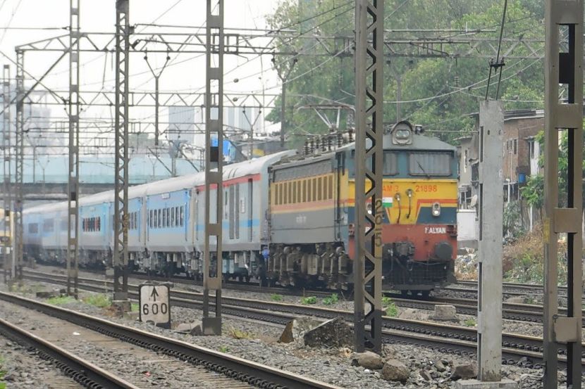 कोरोनाचा प्रादुर्भाव रोखण्यासाठी  सर्वात मोठा निर्णय, आज मध्यरात्रीपासून देशभरातील रेल्वे पूर्णपणे होणार बंद..!