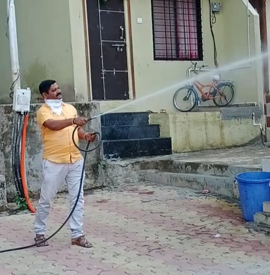 रहाटणी परिसरात देवा नखाते यांच्यावतीने 'सॅनीटायझर' फवारणी