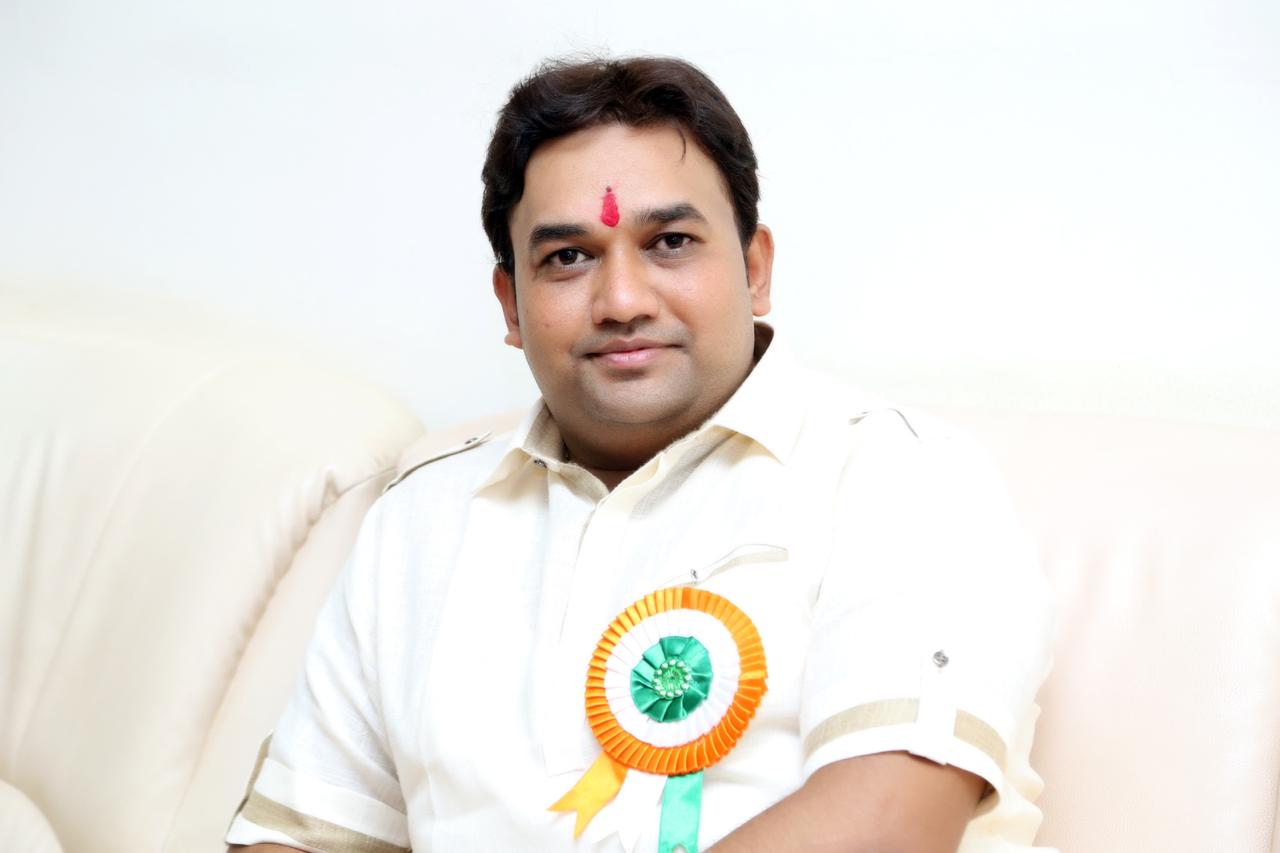 आपत्तीच्या काळात राजकारण नको - अमित बच्छाव