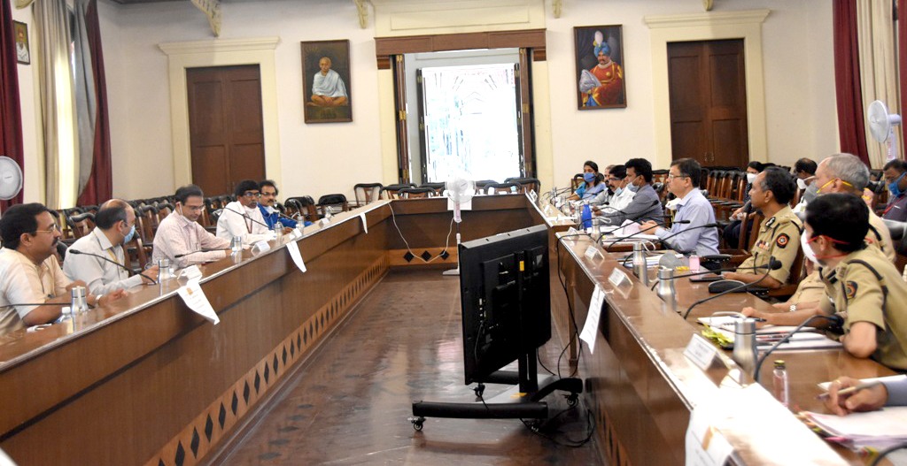 केंद्र स्तरावरील टिम पुण्यात दाखल; कोरोनाच्या पार्श्वभूमीवर घेतला पुणे विभागाचा आढावा..!