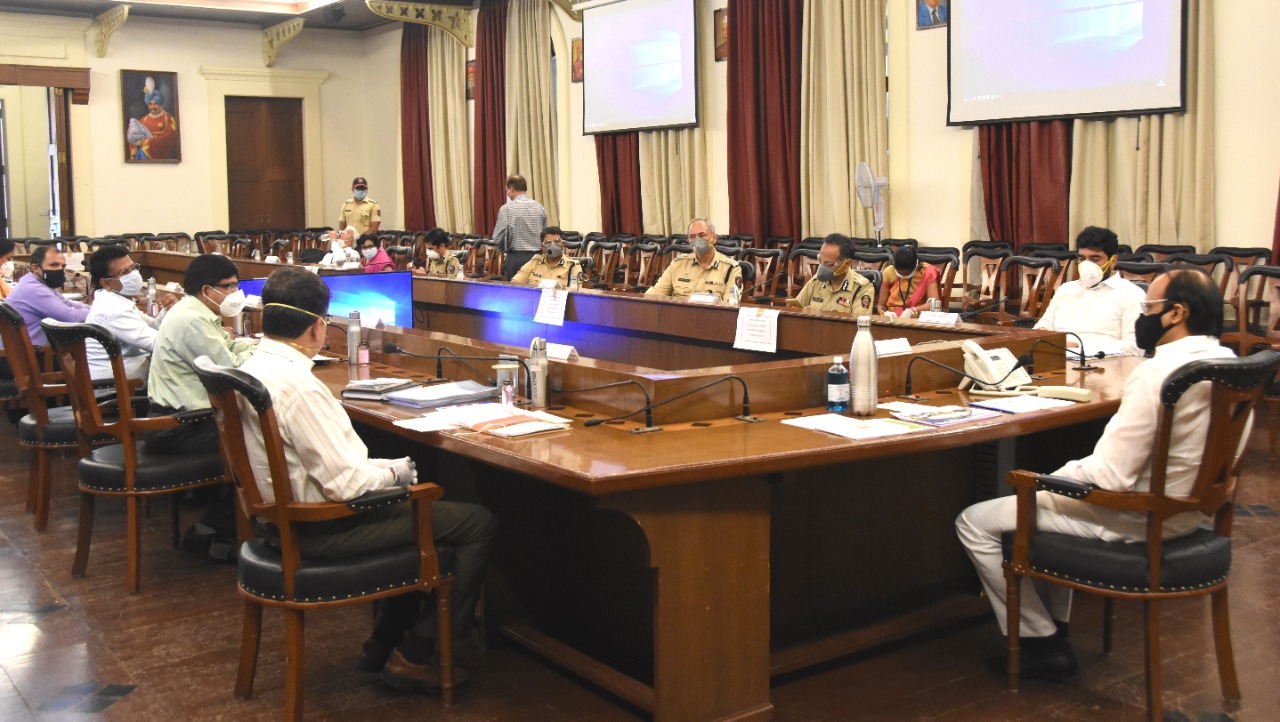 पुणे आणि पिंपरी चिंचवडमधील टाळेबंदीचे निर्बंध कडक राबवा - उपमुख्यमंत्री अजित पवार