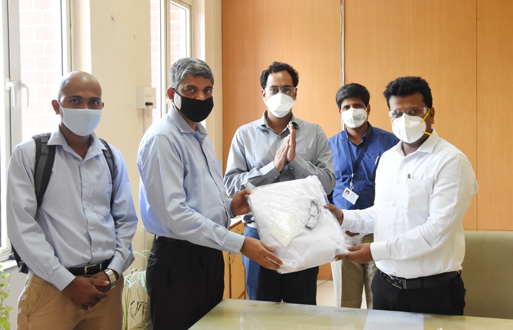 हिंजवडी इंडस्ट्रियल असोसिएशनच्यावतीने ५० लाख रूपये सहाय्यता निधी