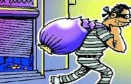मोशी येथील मेडीकलच्या दुकानावर चोरट्यांचा डल्ला..!