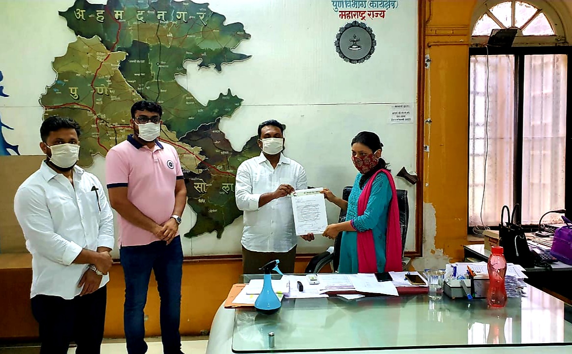 शालेय फी व शुल्कवाढ बाबत सक्ती करणाऱ्या संस्थांवर कारवाई करावी - विशाल वाकडकर