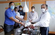 कॅप जेमिनी कंपनीकडून महापालिकेस २ हजार पीपीई किट्स व मास्क सुपुर्द
