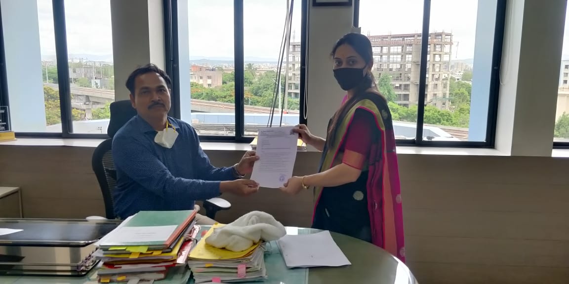 कोरोना चाचणीनंतरच मृतदेह ताब्यात द्यावेत - नगरसेविका मीनल यादव