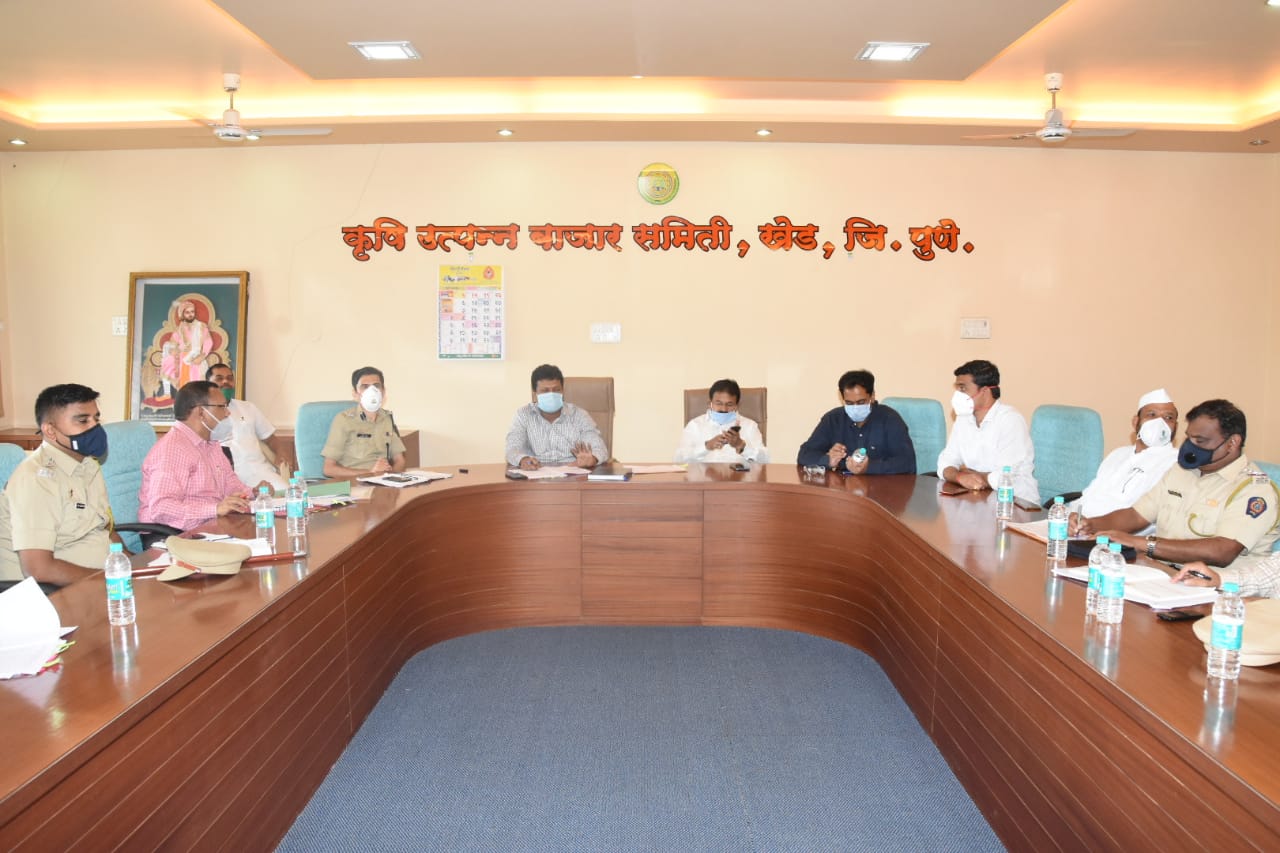 खेड, आळंदी व चाकणसह ग्रामीण भागातील कोरोना संसर्ग रोखण्यासाठी प्रतिबंधात्मक उपाययोजनांमध्ये वाढ करावी - जिल्हाधिकारी नवल किशोर राम