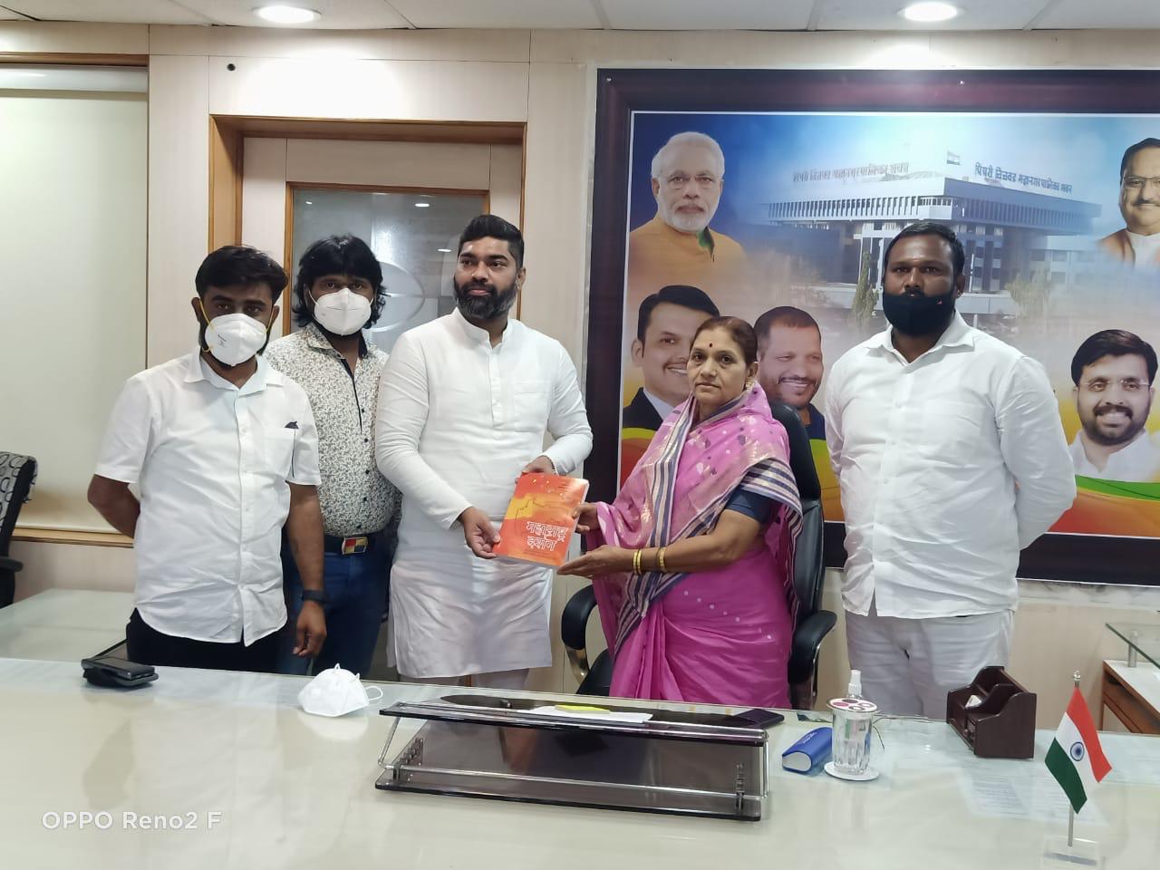 पीएमपीएल चालकांना थकित वेतन मिळवून देण्यासाठी मनसेचा पुढाकार; पदाधिकाऱ्यांनी घेतली महापौर, आयुक्तांची भेट
