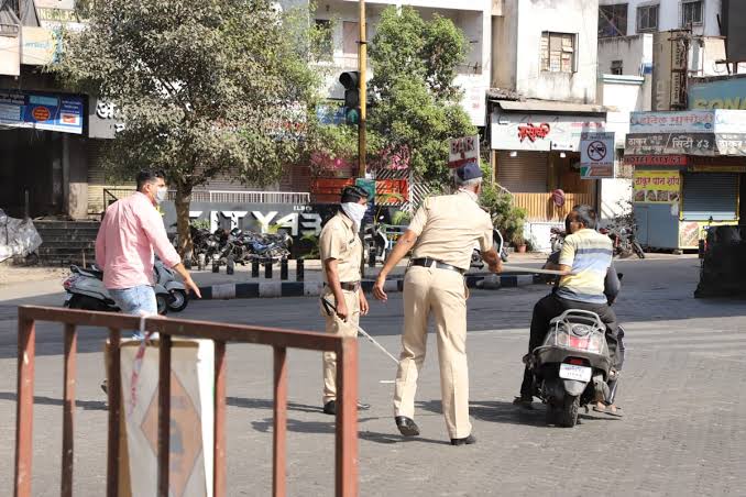 कोरोनाच्या नियमांची कडक अंमलबजावणी करण्यासाठी विशेष अधिकार असणारी 'स्पेशल टास्क फोर्स' तयार करा..!