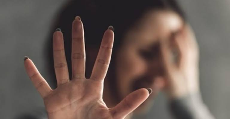 धक्कादायक : पुणे-मुंबई एक्सप्रेस-वे लगत कोयत्याचा धाक दाखवून महिलेवर बलात्कार