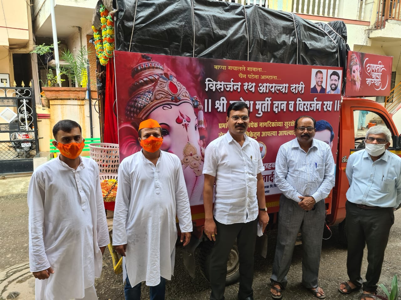 सत्तारुढ पक्षनेते नामदेव ढाके यांच्या गणेशमुर्ती दान व विसर्जन रथ उपक्रमात ४७० मुर्तींचे संकलन