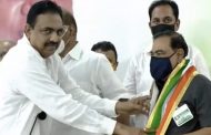 एकनाथ खडसे यांचा शरद पवारांच्या उपस्थितीत राष्ट्रवादी काँग्रेसमध्ये प्रवेश..!