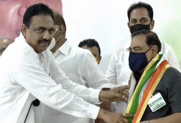 एकनाथ खडसे यांचा शरद पवारांच्या उपस्थितीत राष्ट्रवादी काँग्रेसमध्ये प्रवेश..!