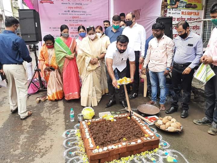 पिंपरीतील रस्ते सिमेंट कॉन्क्रिटीकरणाच्या कामाचे महापौर माई ढोरे यांच्या हस्ते भूमिपूजन