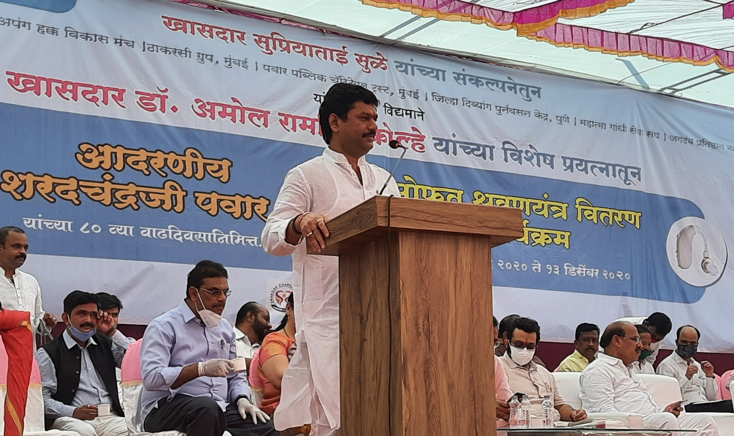 लोकशाहीचं उभ्या देशाला दर्शन घडवण्याचं काम शरद पवारांनी केलं - धनंजय मुंडे
