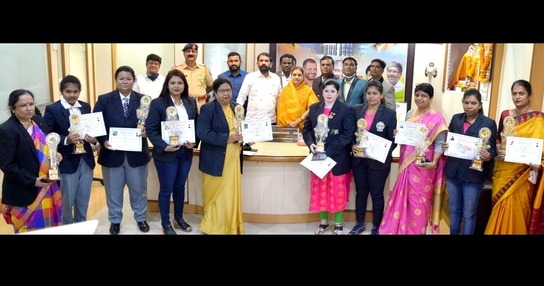 क्रीडा आणि शैक्षणिक क्षेत्रात उल्लेखनीय कार्य केलेल्या मान्यवरांचा महापौरांच्या हस्ते सत्कार