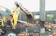 पिंपरी चिंचवडमध्ये अनधिकृत बांधकाम करणाऱ्यांवर प्रशासनाची कठोर कारवाई सुरू; १३ जणांविरोधात गुन्हे दाखल