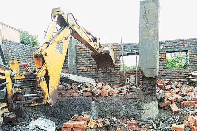 पिंपरी चिंचवडमध्ये अनधिकृत बांधकाम करणाऱ्यांवर प्रशासनाची कठोर कारवाई सुरू; १३ जणांविरोधात गुन्हे दाखल