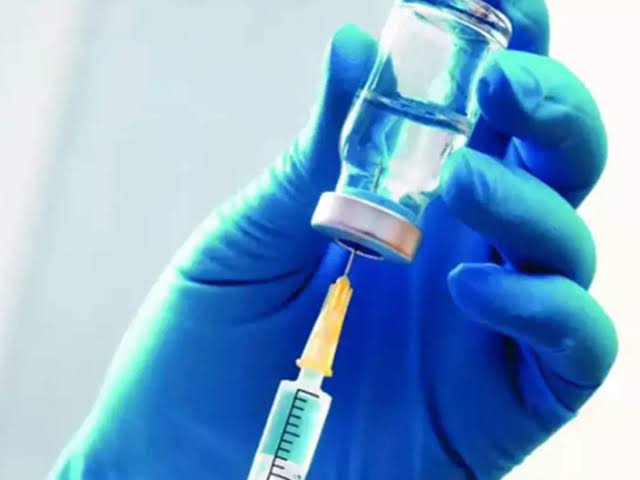 मोठी बातमी! कोरोनावरील लस आली; पुढच्या आठवड्यापासून ब्रिटनमध्ये लसीकरणास प्रारंभ