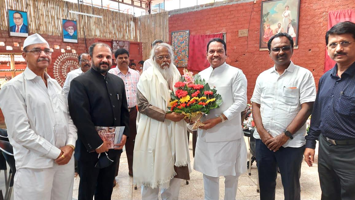 गिरीश प्रभुणे यांना पद्मश्री पुरस्कार जाहीर झाल्याबद्दल खासदार श्रीरंग बारणे यांनी केला सत्कार