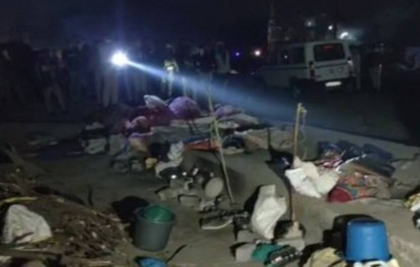 गुजरात : फुटपाथवर झोपलेल्या मजुरांना ट्रकनं चिरडलं, १५ जणांचा मृत्यू