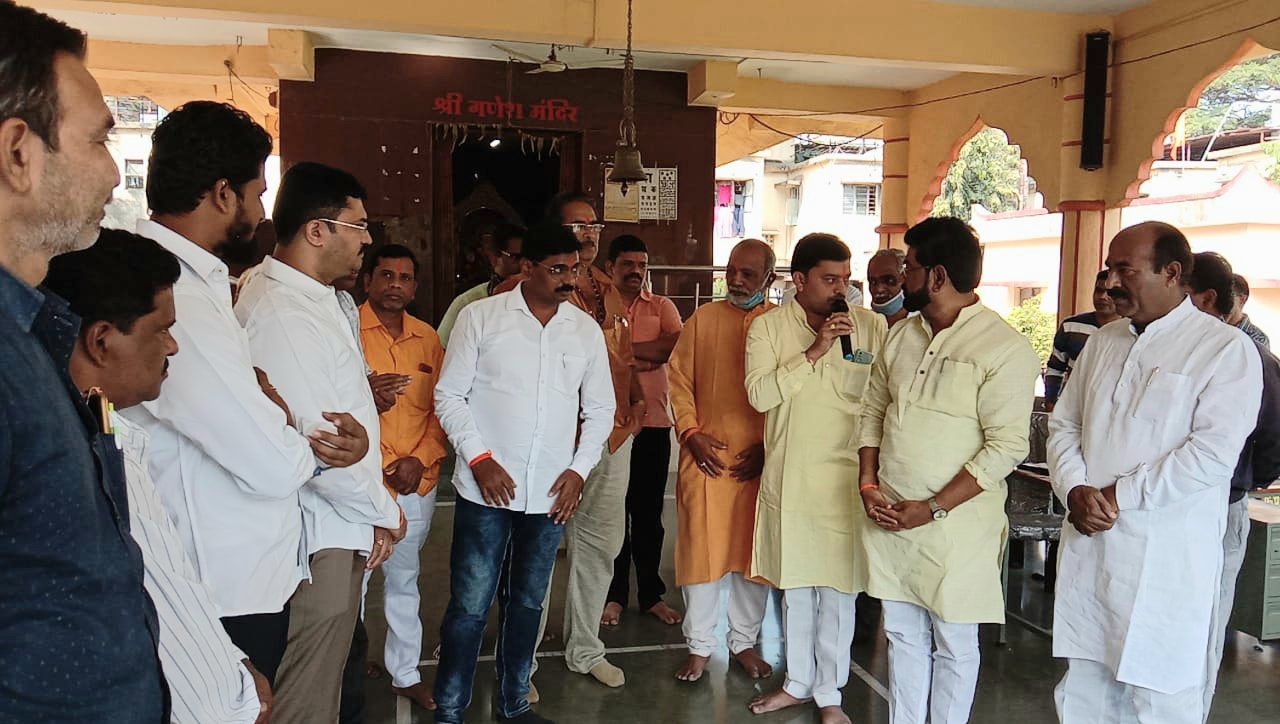 शिवसेनाप्रमुख बाळासाहेब ठाकरे यांच्या जयंतीनिमित्त महात्मा फुलेनगर येथे नेत्रचिकित्सा तपासणी व चष्मा, औषधे वाटप शिबीर संपन्न