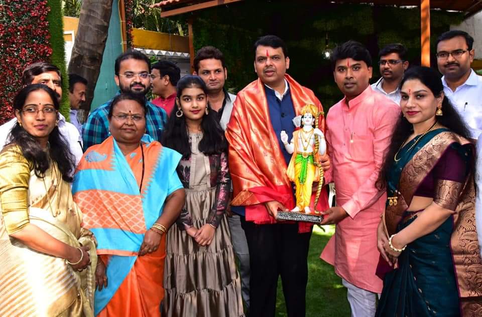 देवेंद्र फडणवीस यांची अमित गोरखेंच्या निवासस्थानी सदिच्छा भेट..!