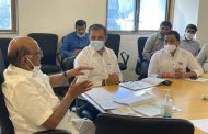 मावळ तालुक्यातील पोल्ट्री व्यावसायिक आर्थिक संकटात; आमदार सुनील शेळकेंनी घेतली शरद पवारांची भेट