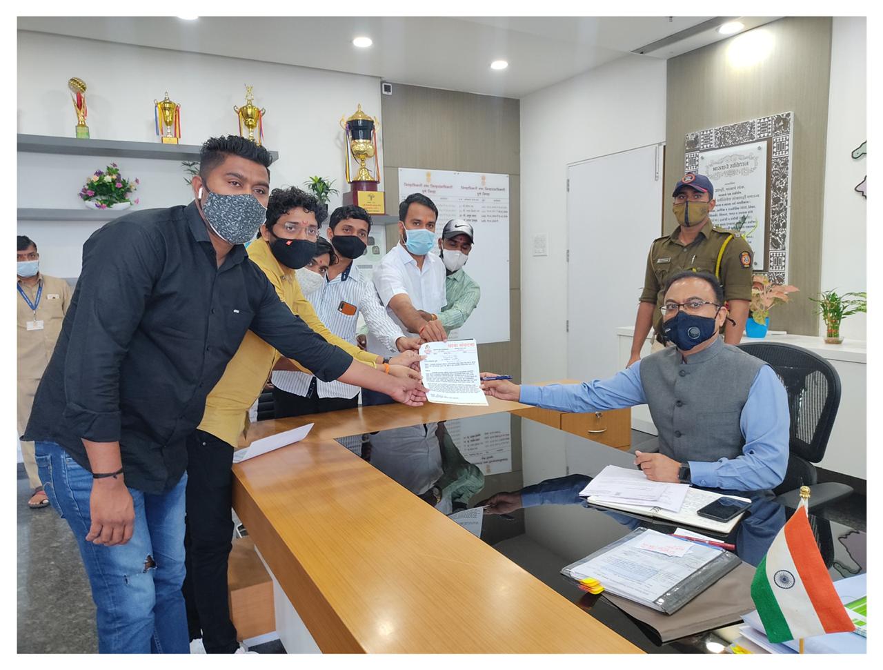 भोर, वेल्हा, गुंजवणी भागातील शेतकऱ्यांना 'ओपन कॅनोल'द्वारे पाणी द्यावे; छावा संघटनेची जिल्हाधिकारी राजेंद्र देशमुख यांच्याकडे मागणी