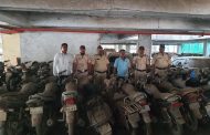 वर्षानुवर्षे धुळ खात पडलेली ६५ बेवारस वाहने मुळ मालकांना परत मिळणार; चिंचवड पोलीस स्टेशन व गंगामाता वाहन शोध संस्थेचा अभिनव उपक्रम