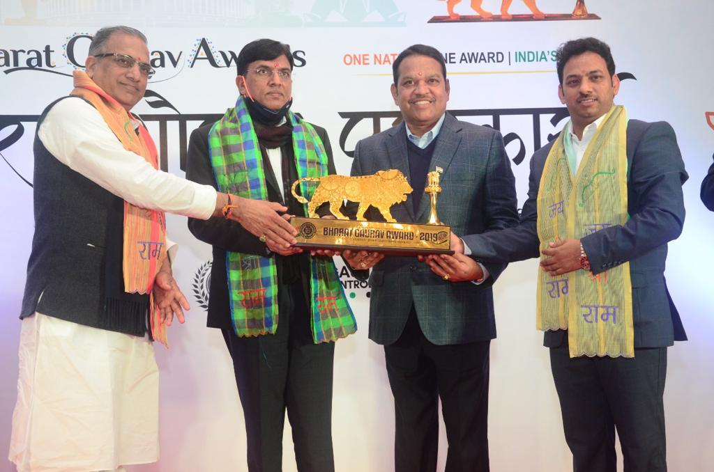 संसदेतील उल्लेखनीय कामाबद्दल खासदार श्रीरंग बारणे यांना 'भारत गौरव' पुरस्कार प्रदान