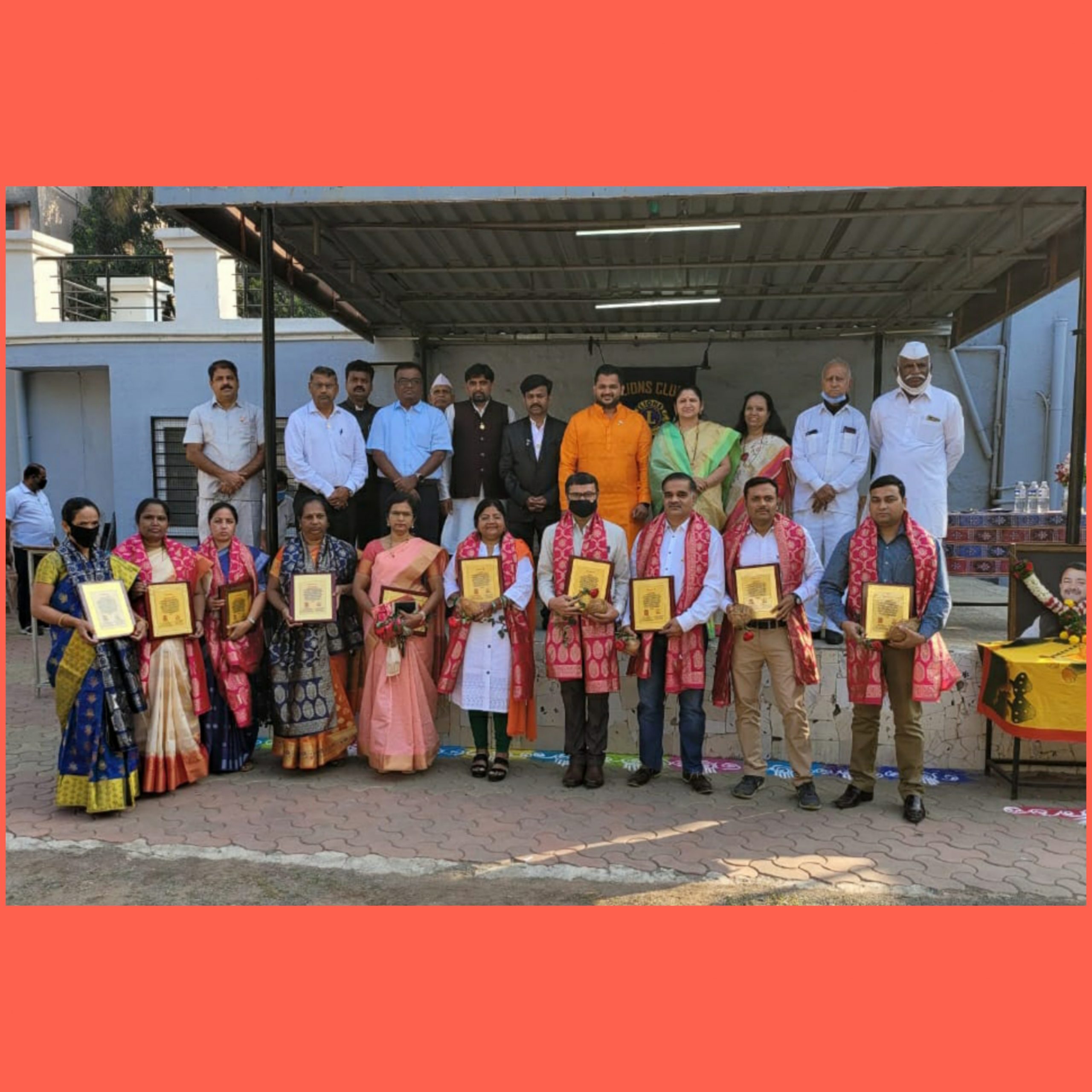 प्रजासत्ताक दिनानिमित्त कै.नारायणराव चोंधे शिक्षण संस्था व कै.ज्ञानोबा चोंधे प्रतिष्ठानच्यावतीने कोरोना योद्ध्यांचा सत्कार