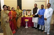 महापालिकेच्या वतीने नेताजी सुभाषचंद्र बोस, बाळासाहेब ठाकरे यांना अभिवादन