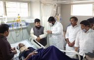 यापुढे पोलिसांवरील हल्ले सहन करणार नाही; विरोधी पक्षनेते प्रवीण दरेकर यांनी घेतली चाकण हल्ल्यातील जखमी पोलीसाची भेट..!