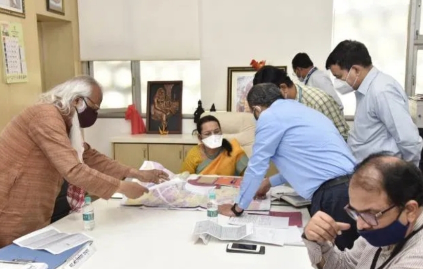 गिरीश प्रभुणे यांच्या संस्थेला किमान शक्य करनिर्धारणा करण्यासाठी आवश्यक कार्यवाही करा - डॉ. नीलम गोऱ्हे