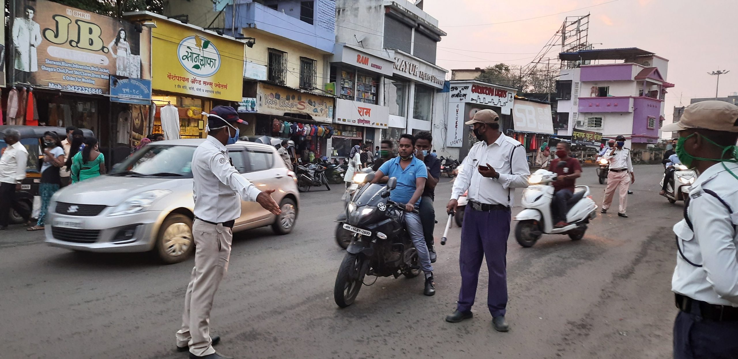 पिंपरी चिंचवडमध्ये कोरोना नियमांचे उल्लंघन करणाऱ्यांवर पुन्हा कारवाई सुरु; शनिवारी २१२ जणांवर कारवाई