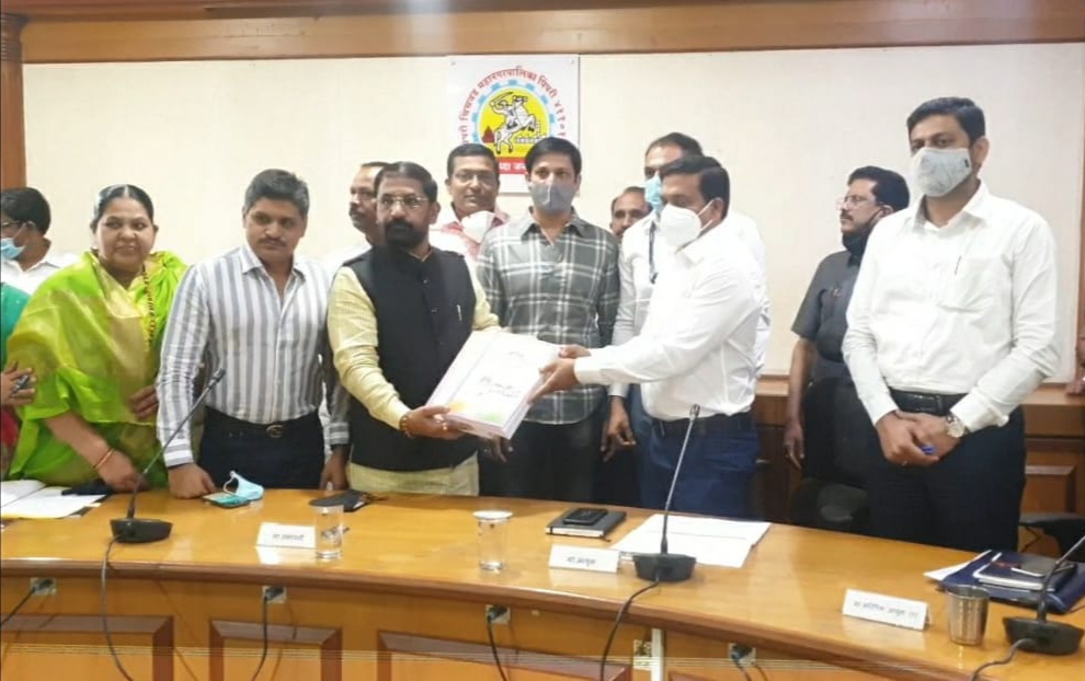 पिंपरी चिंचवड महापालिकेचा ७ हजार ११२ कोटी १ लाख रूपयांचा अर्थसंकल्प स्थायीला सादर