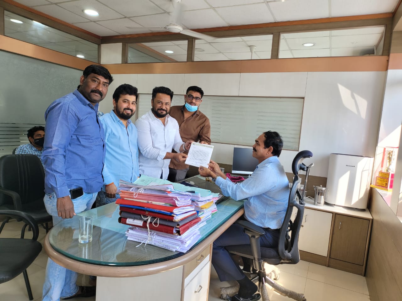 कोविड सेंटर, कोरोना साहित्य खरेदीत मोठा भ्रष्टाचार; खर्चाची माहिती द्या अन्यथा तीव्र आंदोलन करू - राष्ट्रवादी युवक काँग्रेसचा इशारा