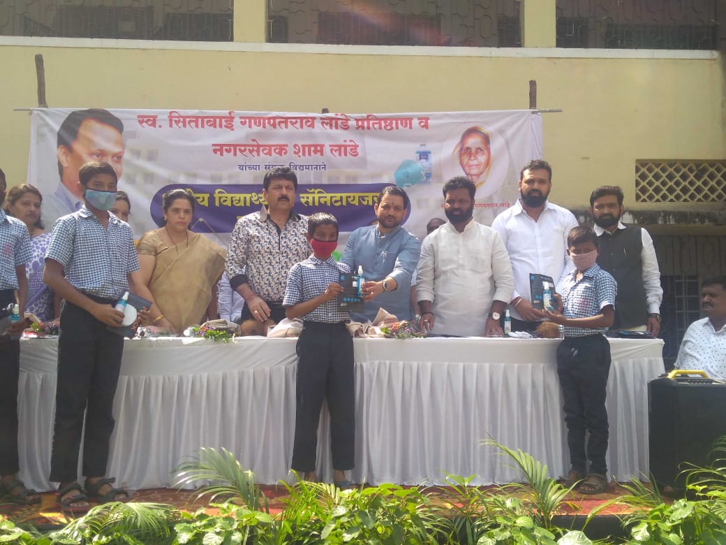 सकारात्मक विचारसरणीने आणि सामुहिक प्रयत्नाने कोरोनावर विजय मिळवू - आमदार सुनिल शेळके