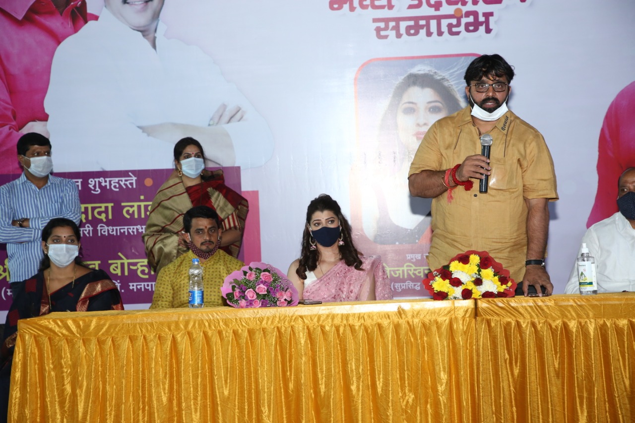 कोरोना काळात लोकप्रतिनिधींनी सामाजिक भान ठेऊन वागावे - आमदार महेश लांडगे