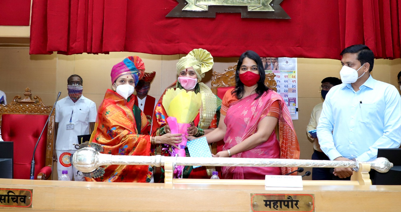 उपमहापौरपदी भाजपच्या हिराबाई घुले यांची बिनविरोध निवड; निवडणुकीनंतर महापालिकेत 'सोशल डिस्टंसिंग'चा फज्जा