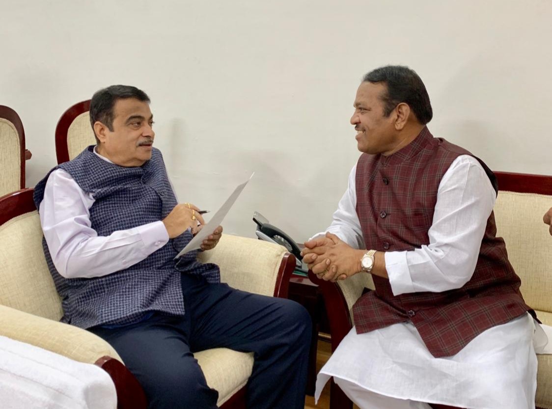 तळेगाव-चाकण-शिक्रापूर राष्ट्रीय महामार्गाचे काम तत्काळ सुरु करा - खासदार श्रीरंग बारणे यांची मागणी