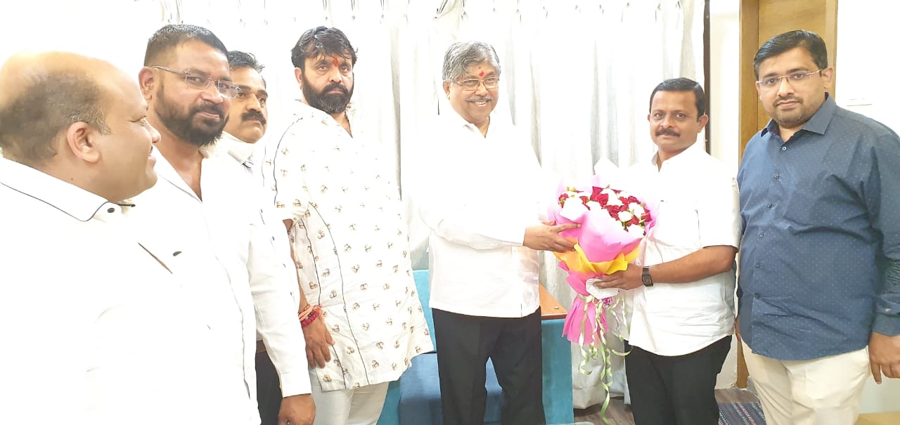 शहराच्या नेतृत्त्वाला सोबत घेऊन विकासकामे करा - प्रदेशाध्यक्ष चंद्रकांत पाटील