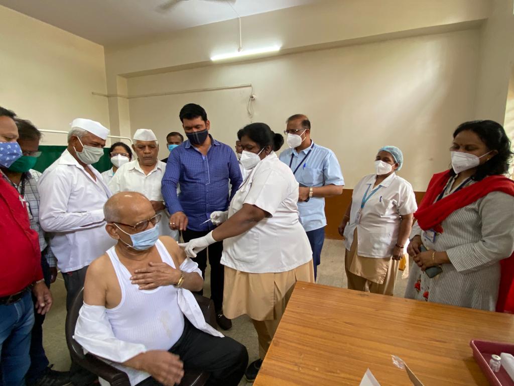 पिंपळे सौदागरमध्ये माजी विरोधी पक्षनेते नाना काटे यांच्या उपस्थितीत कोविड लसीकरण मोहिम सुरू
