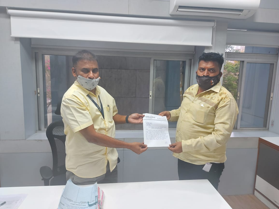 प्रधानमंत्री आवास योजनेतील लाभार्थ्यांकडून तात्पुरते रहिवासी दाखले स्वीकारा; पिंपरी विधानसभा युवासेनेची मागणी