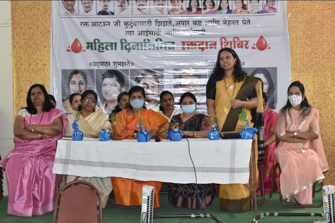 'महिला दिनाच्या पूर्वसंध्येला' राष्ट्रवादी पदवीधर संघातर्फे रक्तदान शिबिर संपन्न
