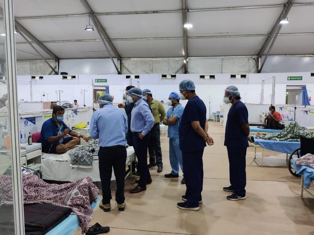 महापालिका आयुक्त राजेश पाटील यांची जम्बो कोविड रूग्णालयास भेट, साधला रूग्णांशी संवाद..!